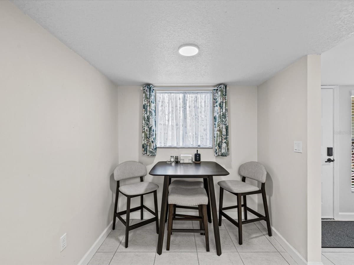 7719 COSME DRIVE — photo 16 of 54