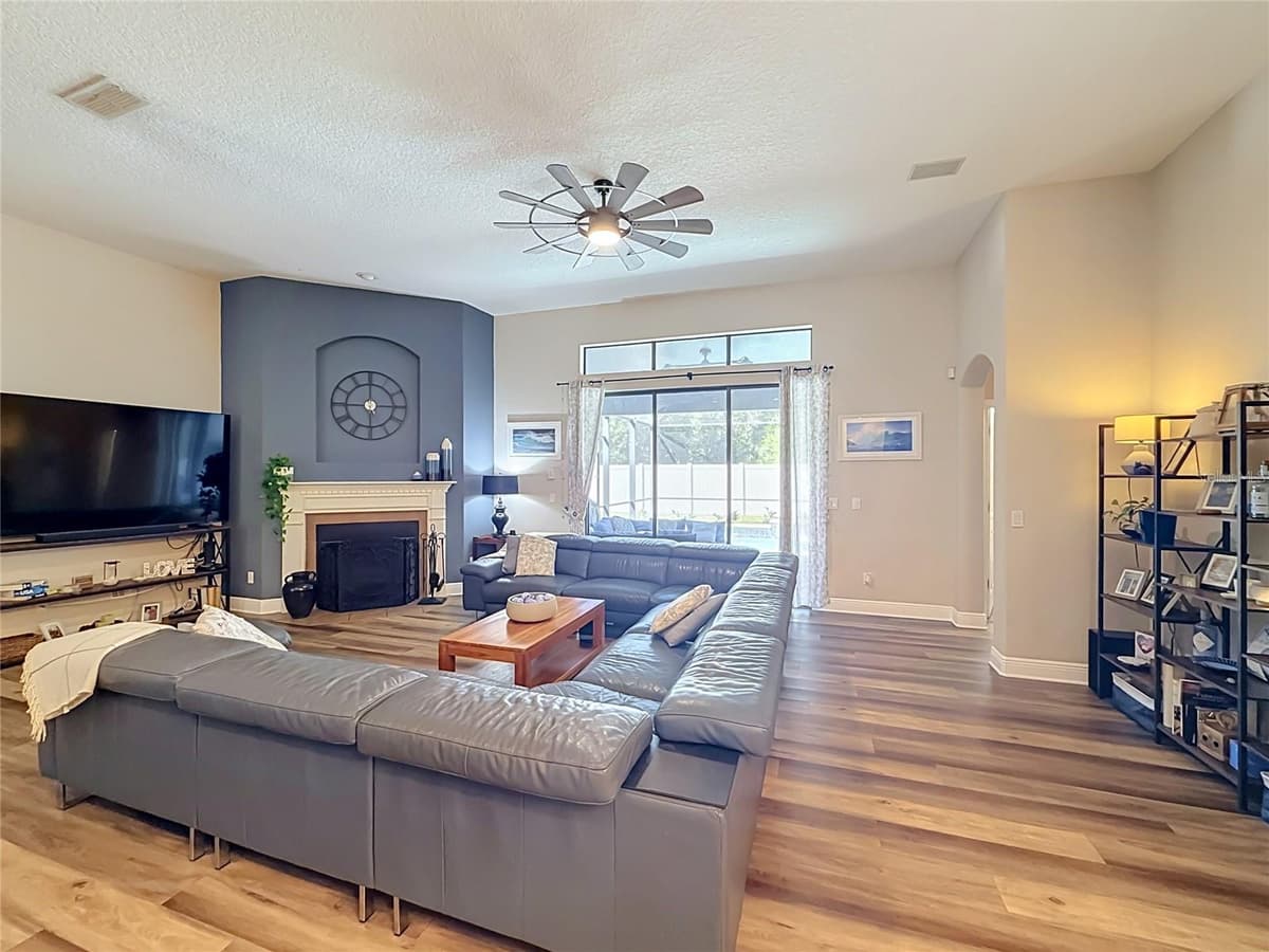 204 BUTTER HILL — photo 19 of 58