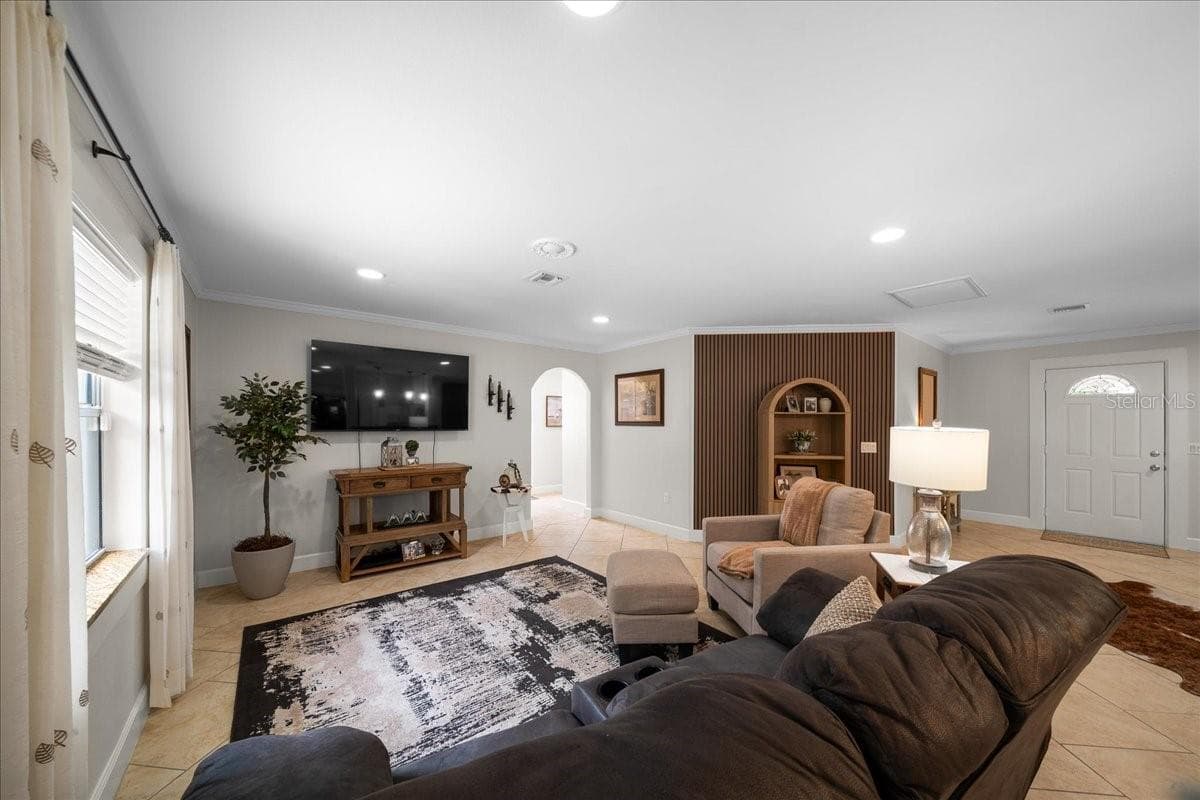 530 35TH STREET — photo 14 of 32