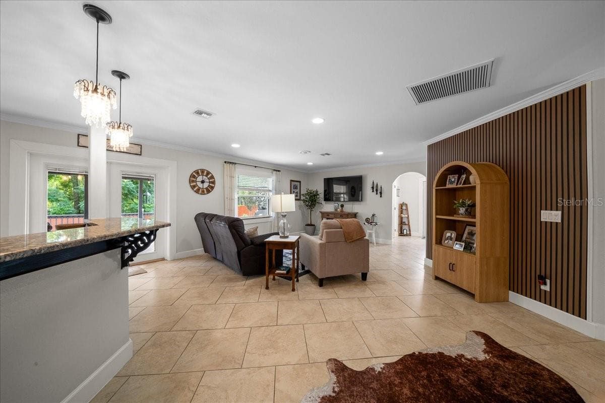 530 35TH STREET — photo 15 of 32