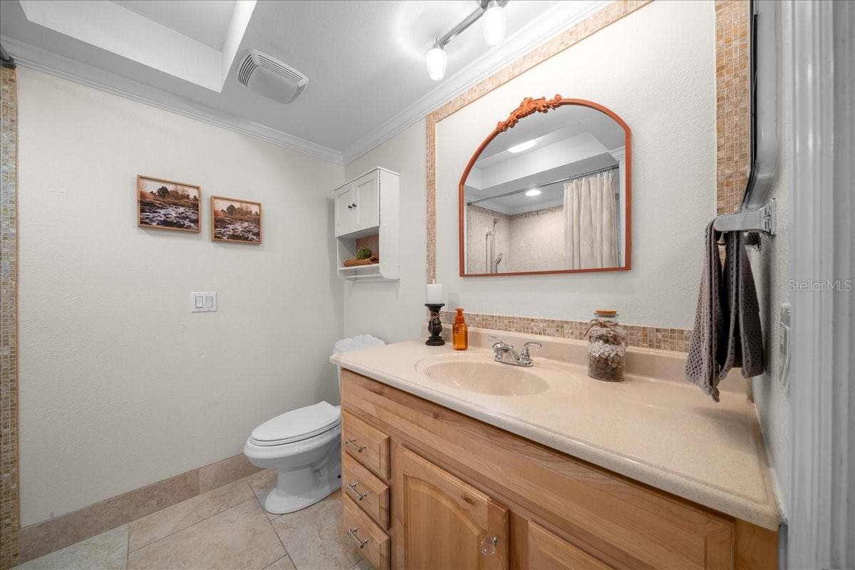 530 35TH STREET — photo 13 of 32