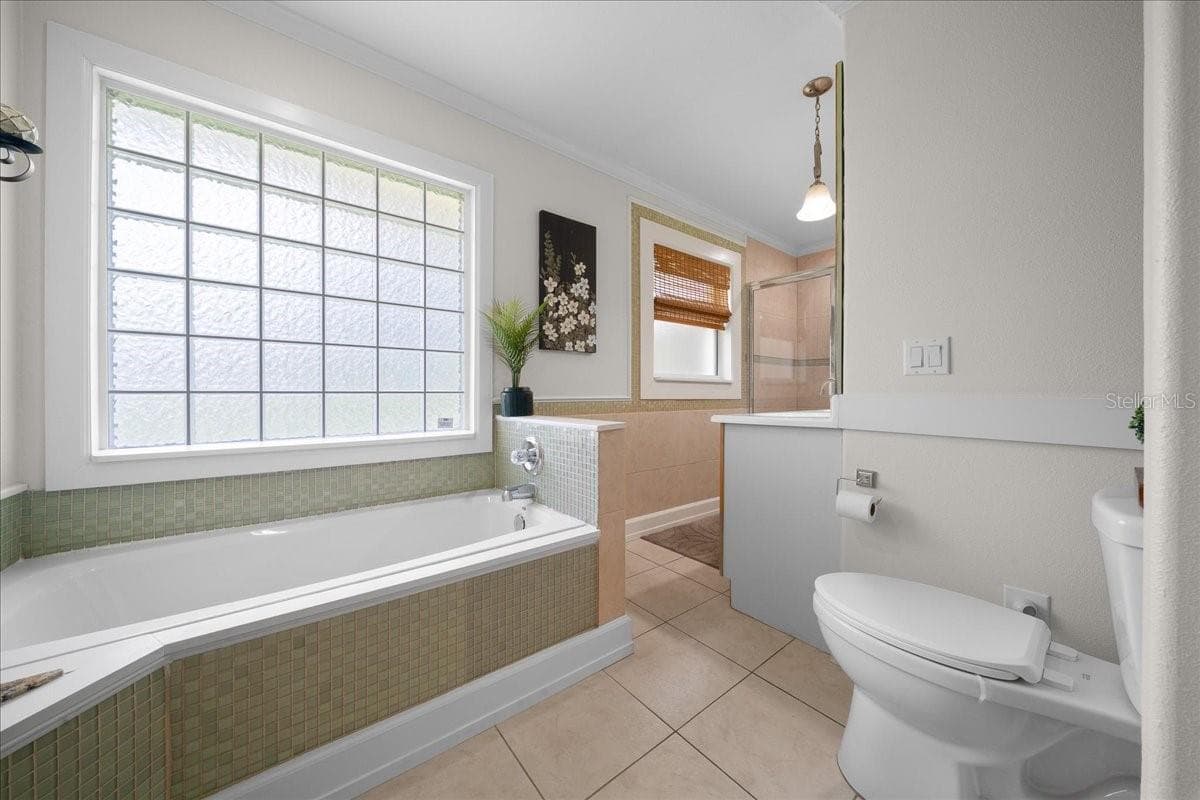 530 35TH STREET — photo 10 of 32