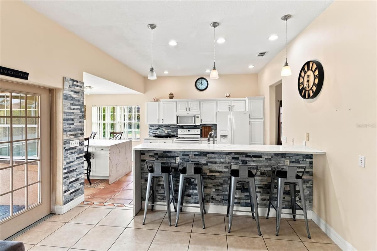 426 VISTA LOOP — photo 9 of 48