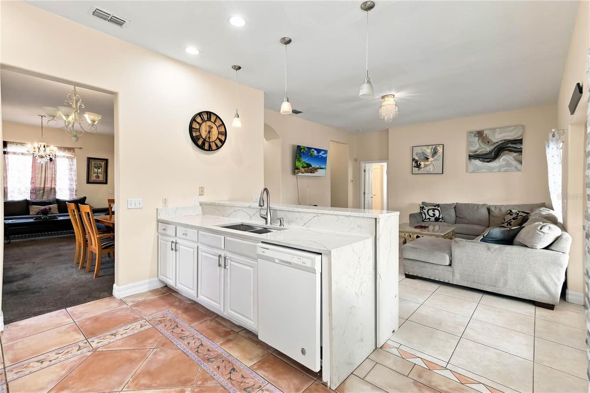 426 VISTA LOOP — photo 13 of 48