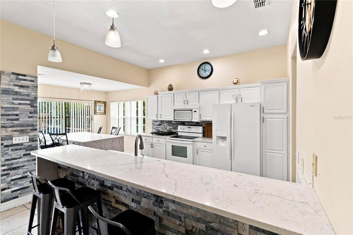 426 VISTA LOOP — photo 10 of 48