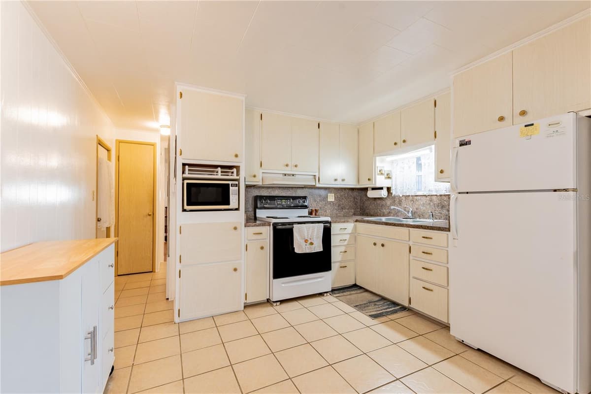 5227 BETTY STREET — photo 19 of 50