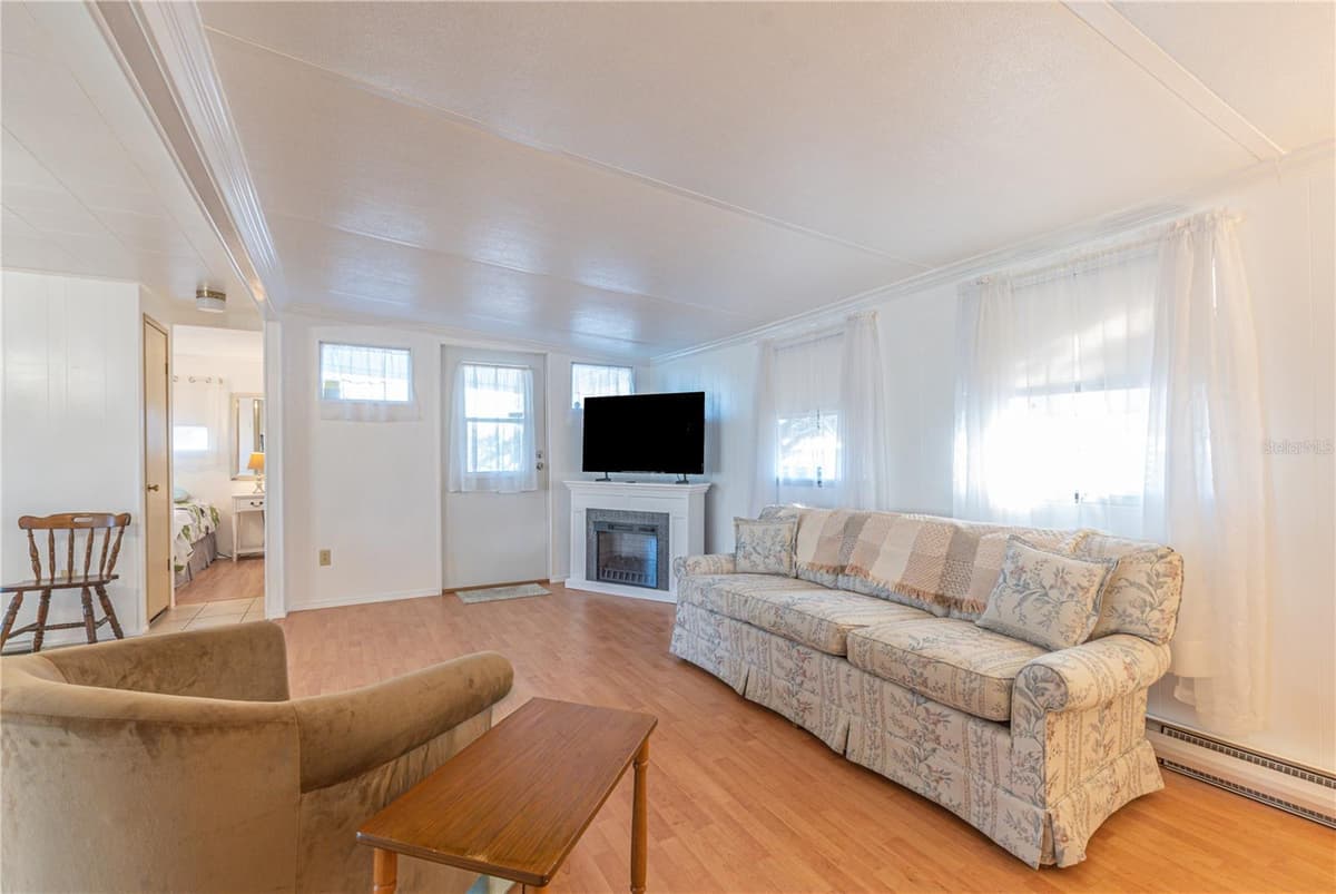 5227 BETTY STREET — photo 11 of 50