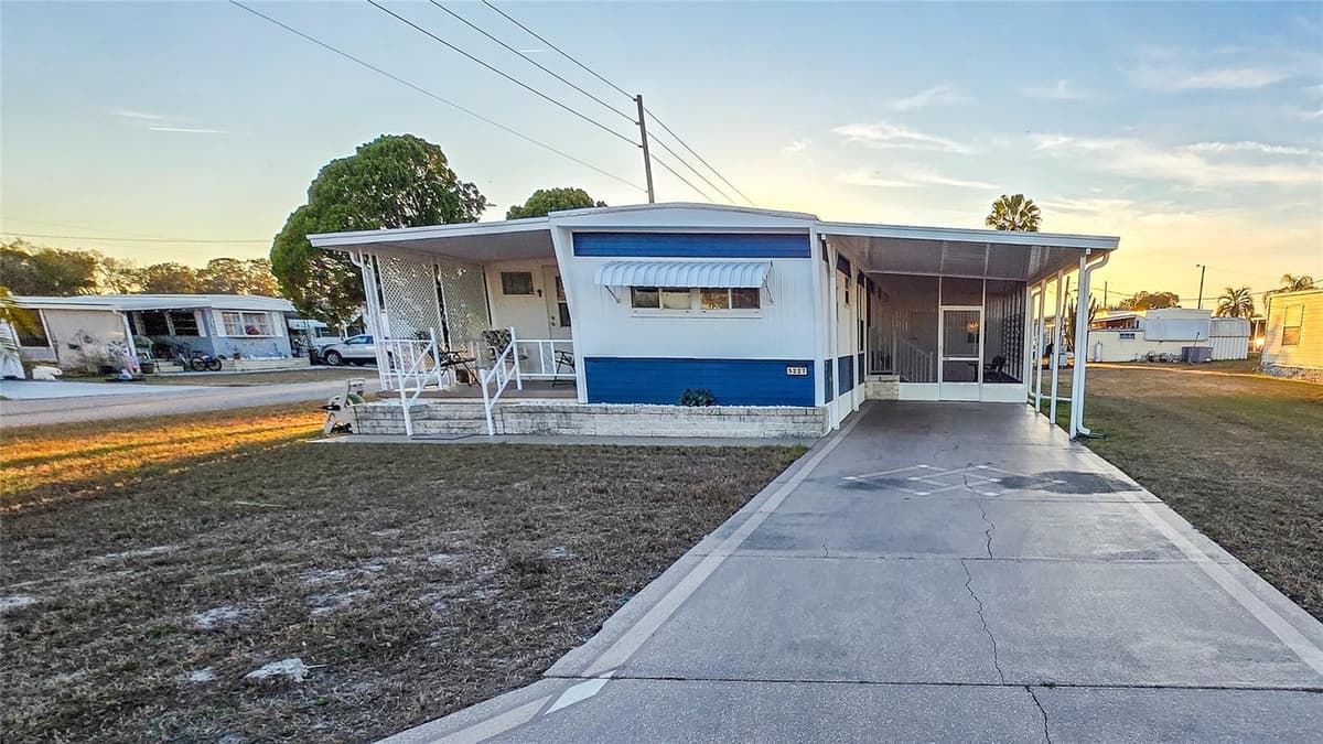 5227 BETTY STREET — photo 4 of 50