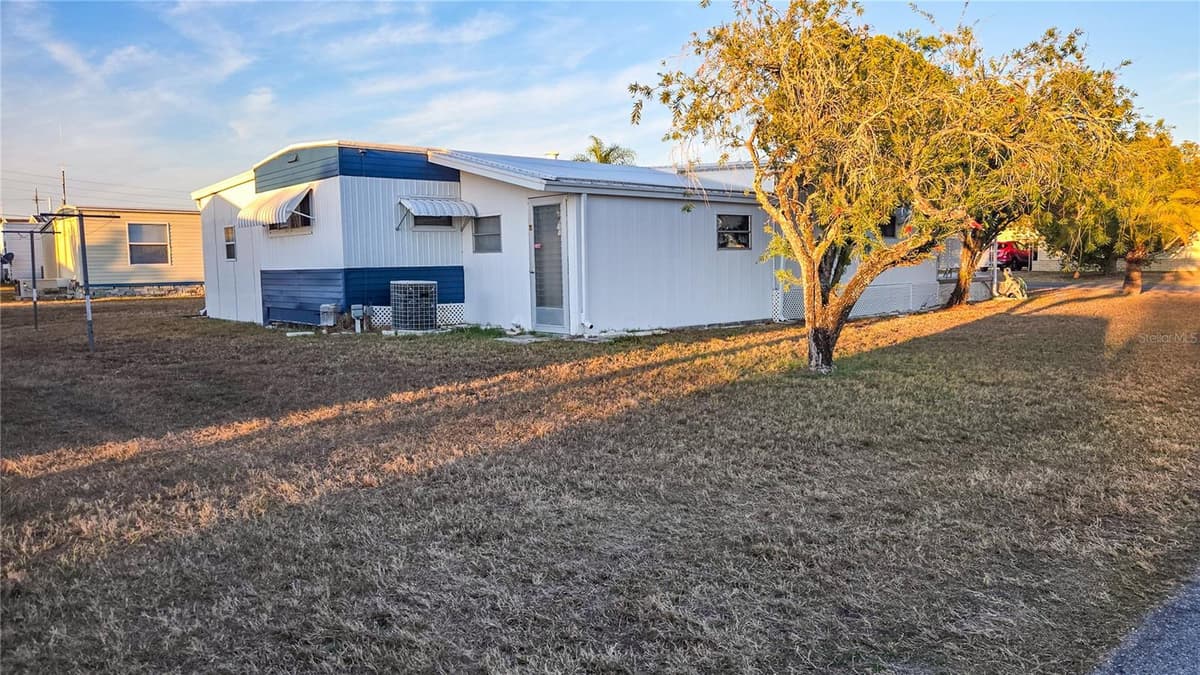 5227 BETTY STREET — photo 34 of 50