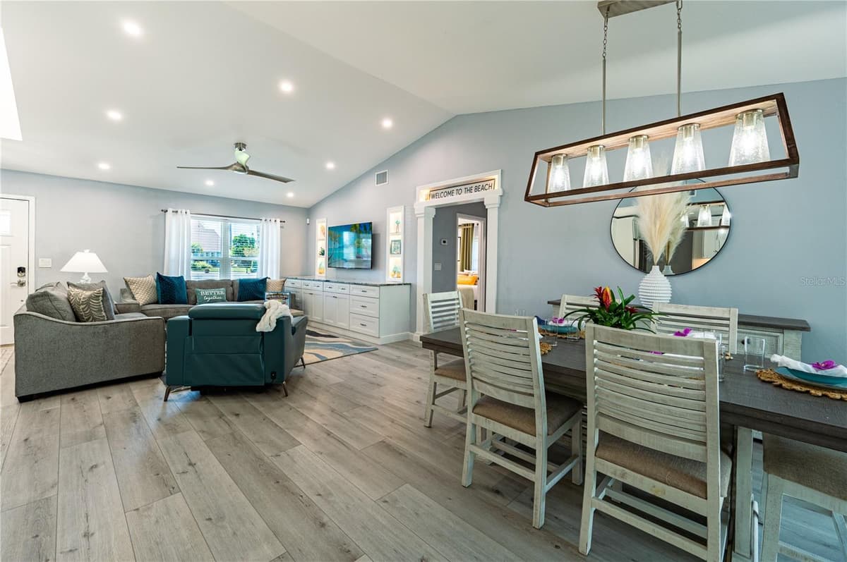 7410 2ND AVENUE — photo 8 of 41