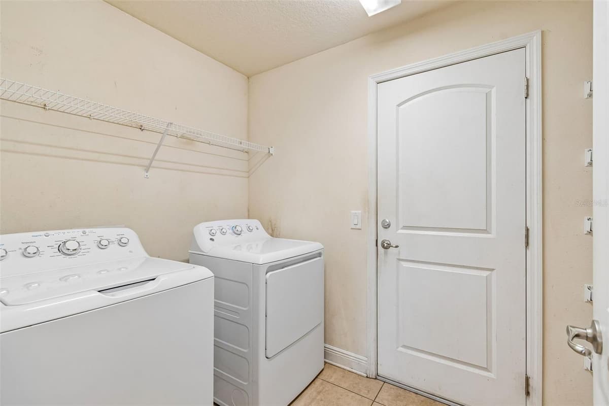 13613 NITI DRIVE — photo 20 of 95