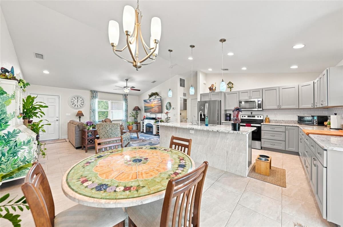 5742 JANUS AVENUE — photo 4 of 53