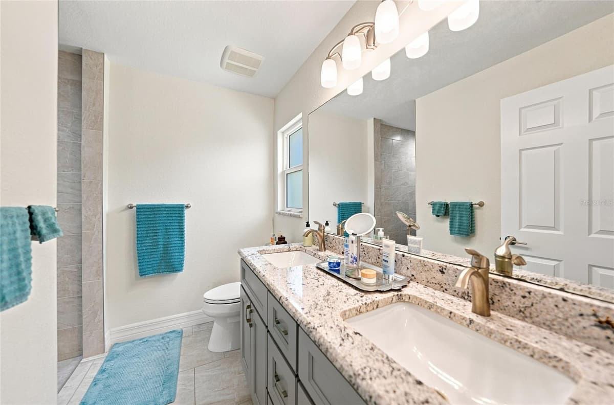 5742 JANUS AVENUE — photo 18 of 53