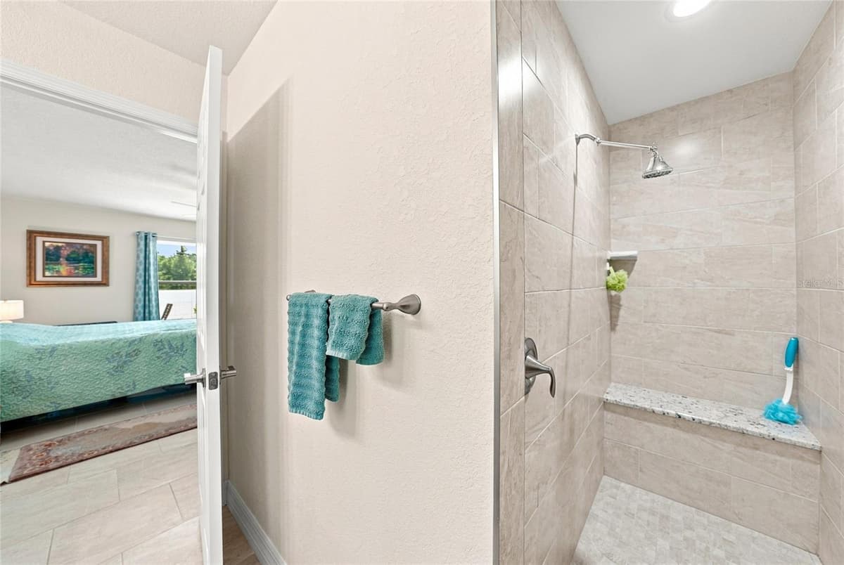 5742 JANUS AVENUE — photo 21 of 53