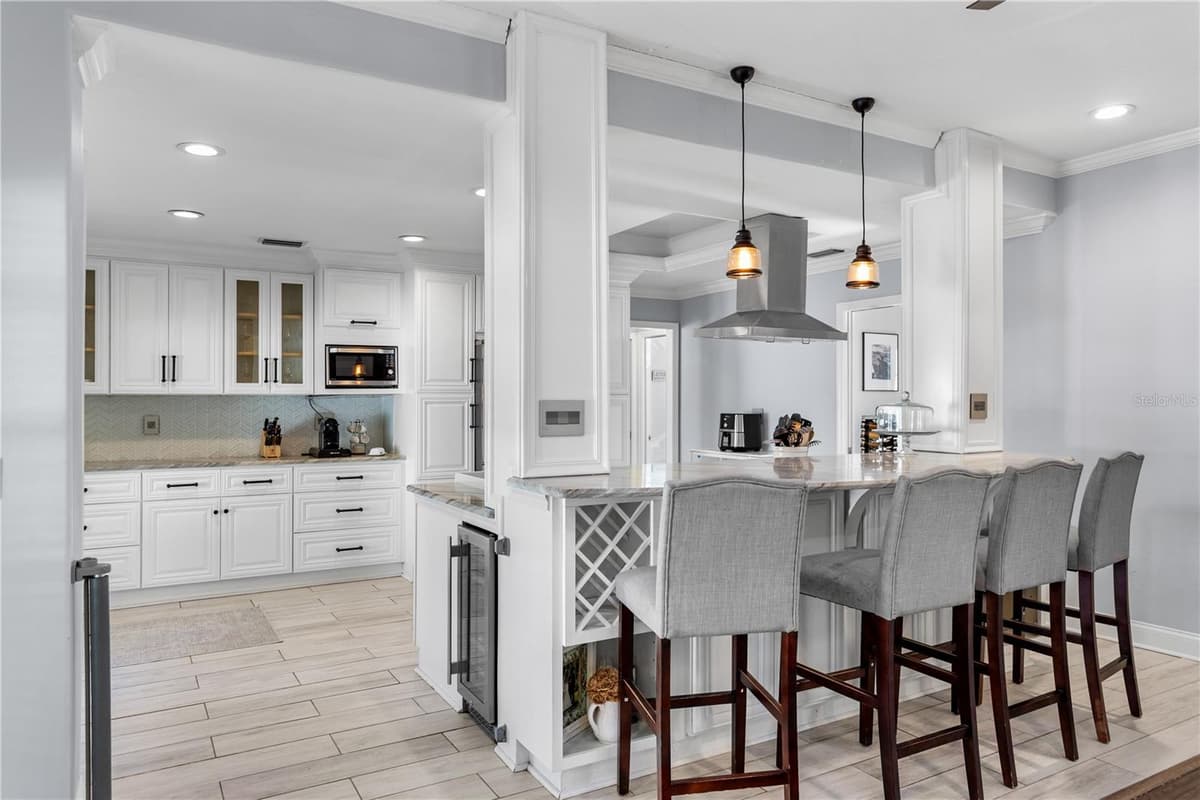 9237 MCDAVID COURT — photo 10 of 25