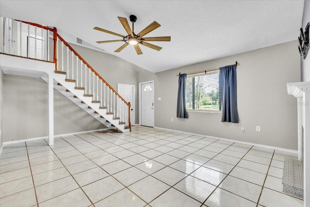 17131 DOYLE AVENUE — photo 5 of 47