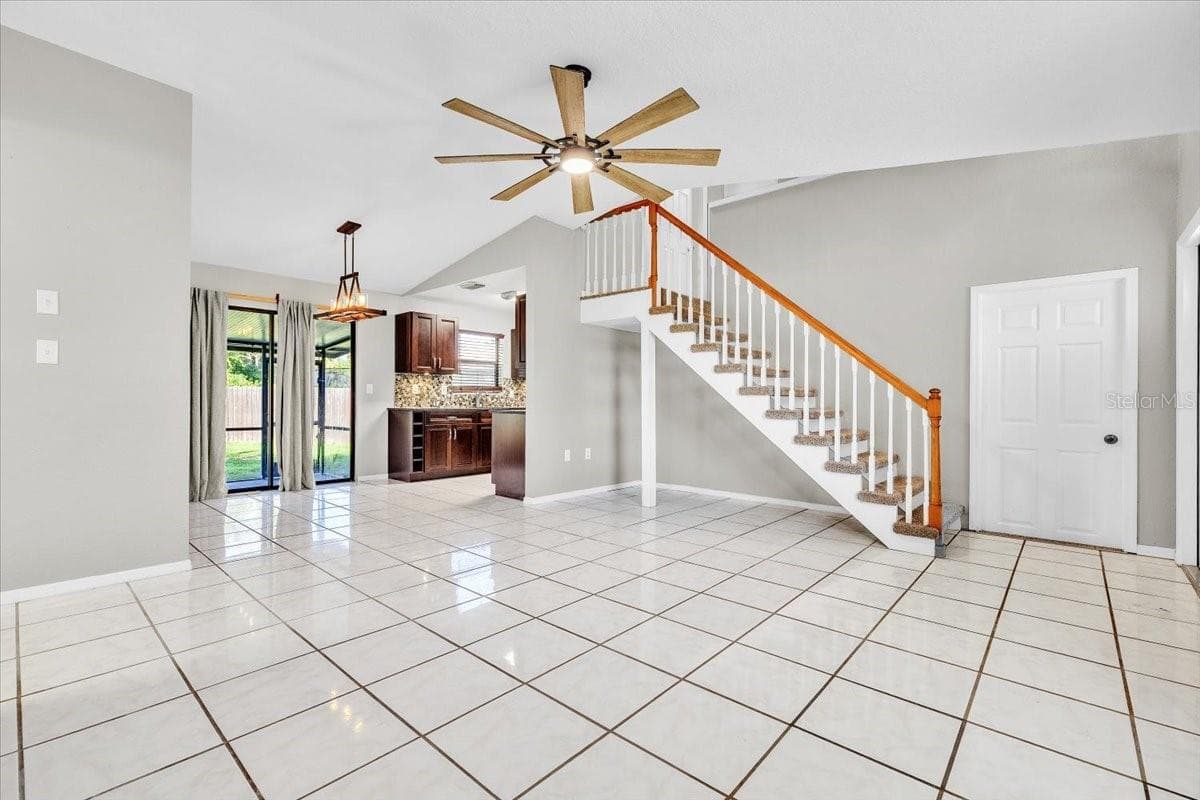 17131 DOYLE AVENUE — photo 4 of 47