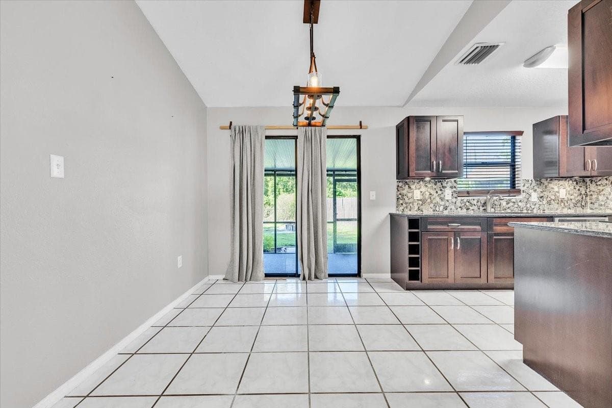 17131 DOYLE AVENUE — photo 11 of 47