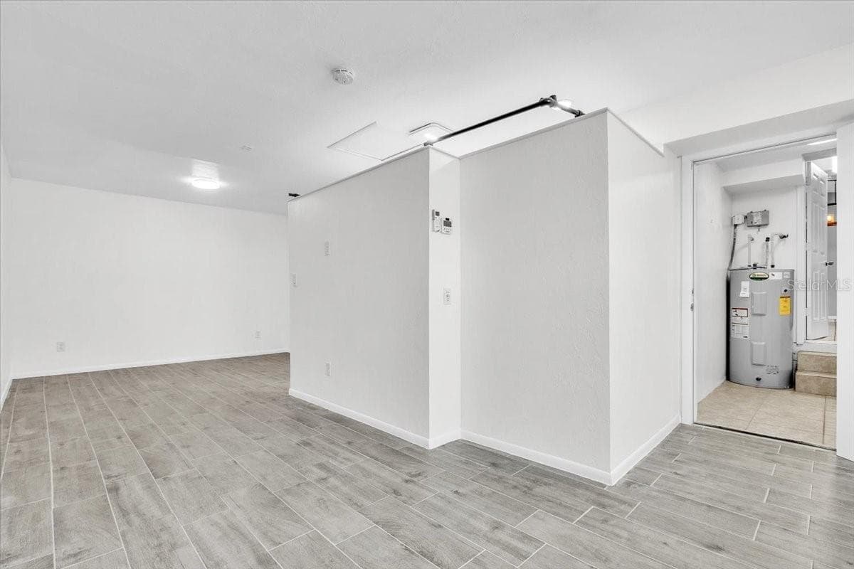 17131 DOYLE AVENUE — photo 30 of 47