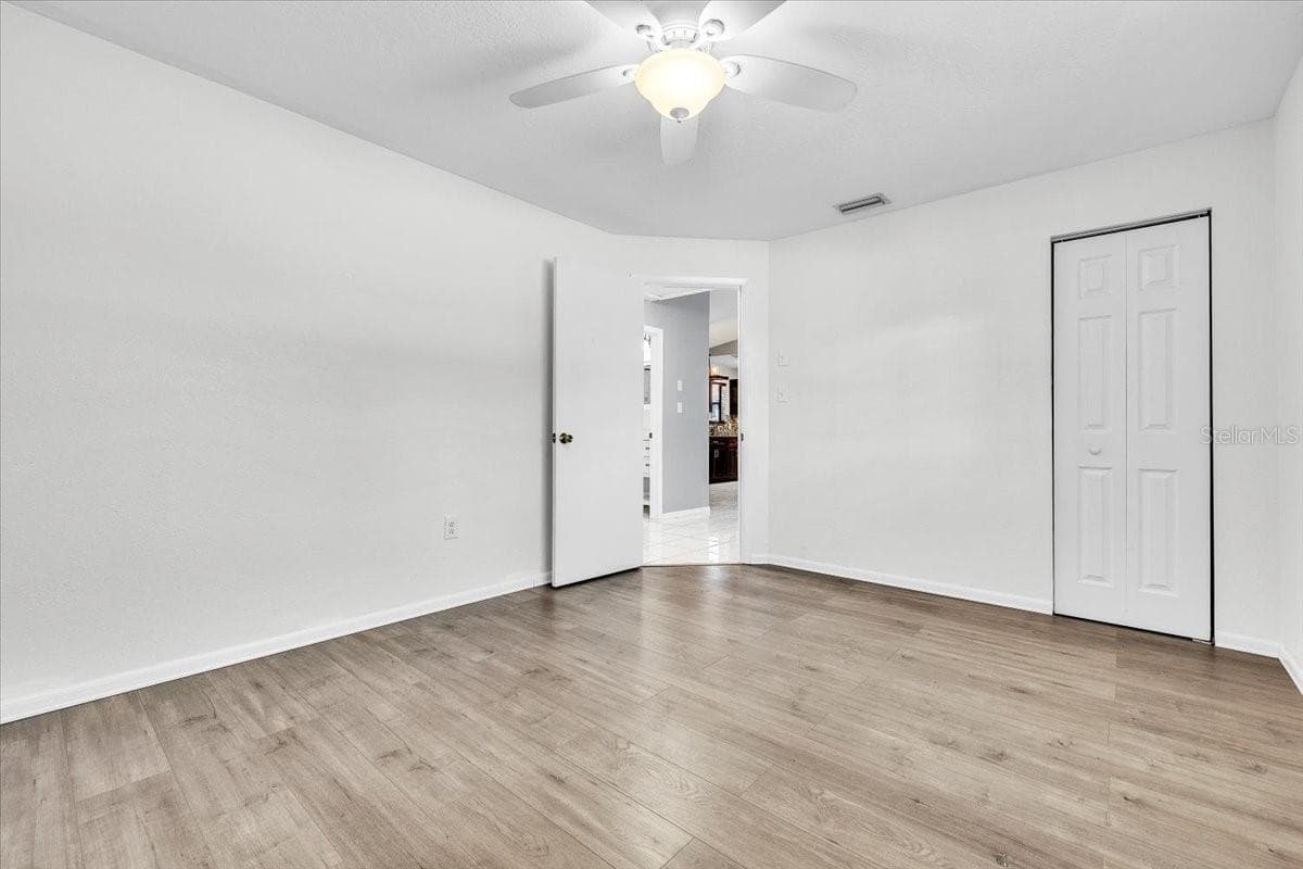 17131 DOYLE AVENUE — photo 13 of 47