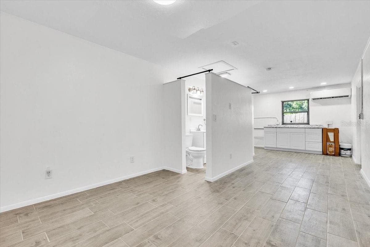 17131 DOYLE AVENUE — photo 31 of 47