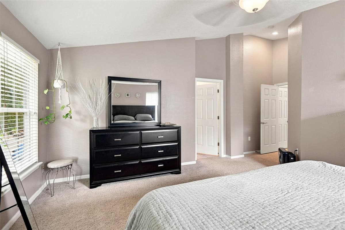 8421 SHALLOW CREEK COURT — photo 12 of 33