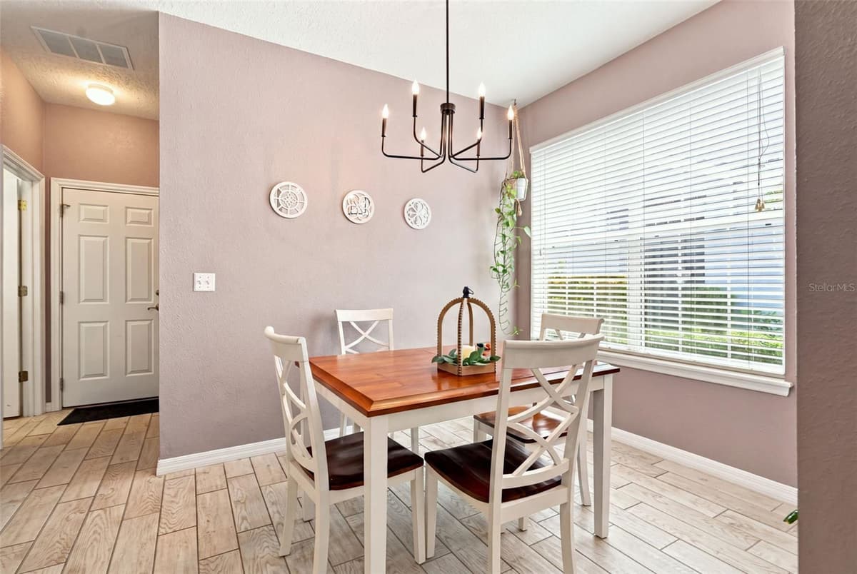 8421 SHALLOW CREEK COURT — photo 10 of 33