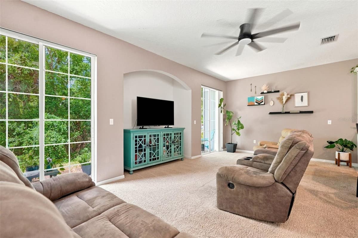 8421 SHALLOW CREEK COURT — photo 3 of 33