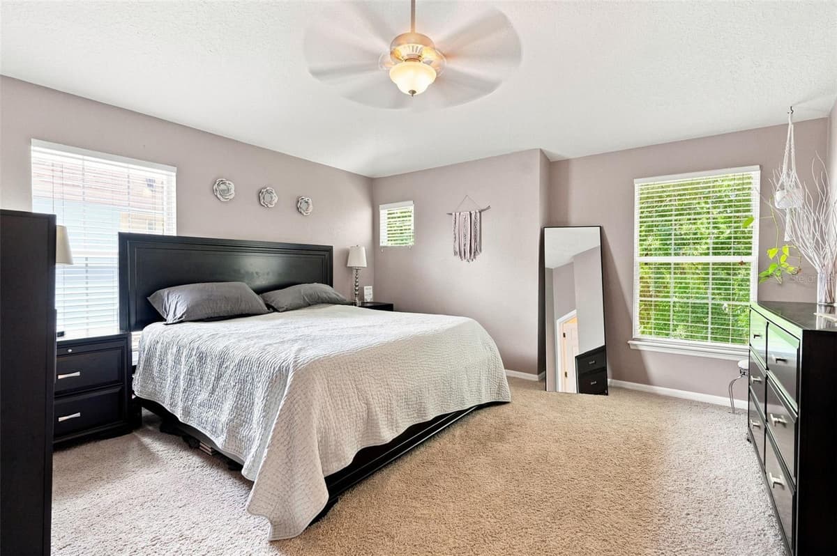 8421 SHALLOW CREEK COURT — photo 11 of 33
