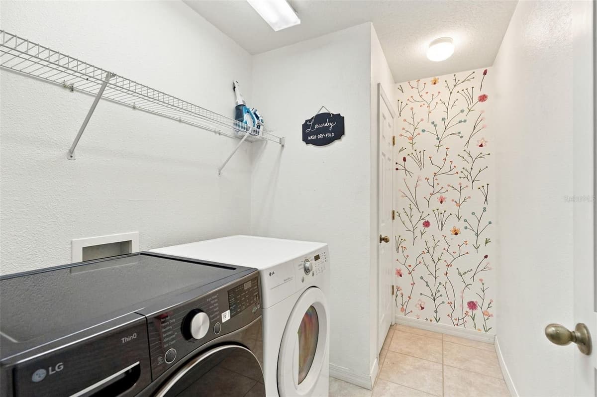 8421 SHALLOW CREEK COURT — photo 21 of 33