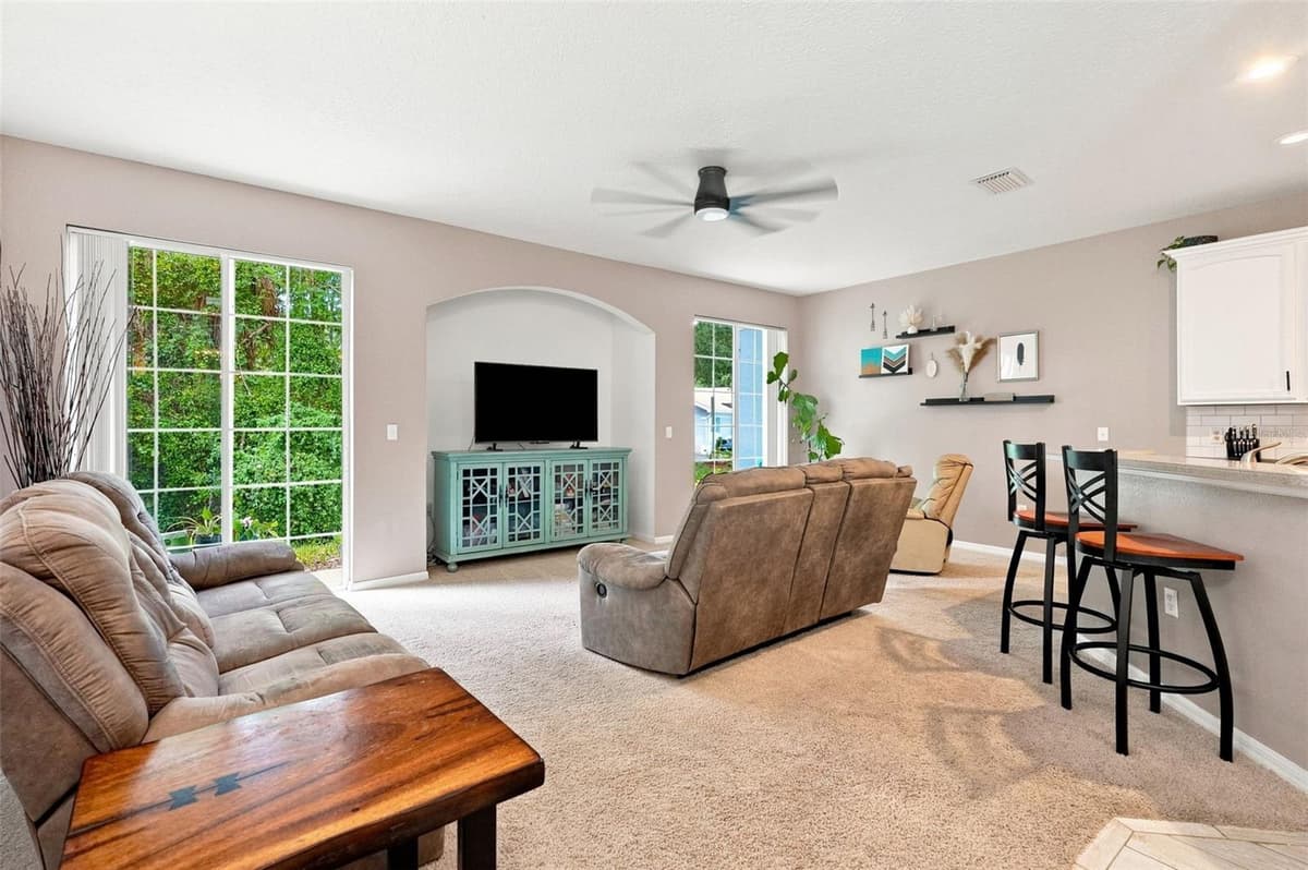 8421 SHALLOW CREEK COURT — photo 5 of 33