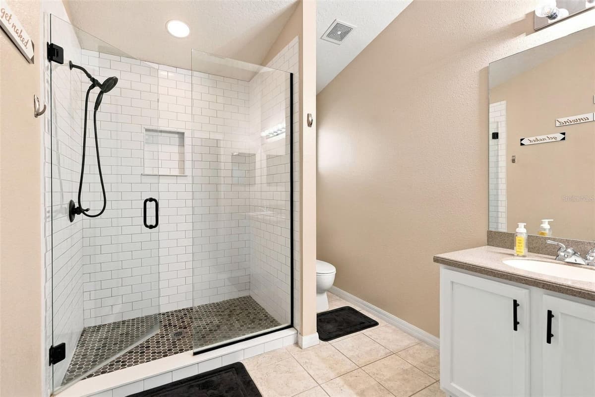 8421 SHALLOW CREEK COURT — photo 13 of 33