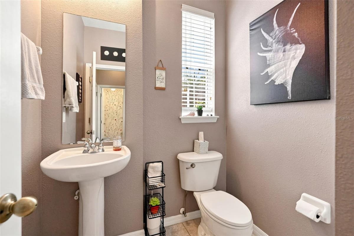 8421 SHALLOW CREEK COURT — photo 19 of 33