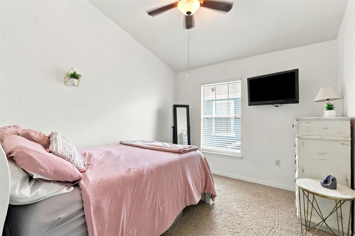 8421 SHALLOW CREEK COURT — photo 16 of 33