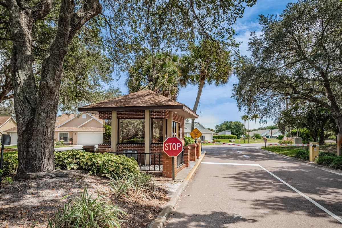 3647 MUIRFIELD COURT — photo 42 of 53
