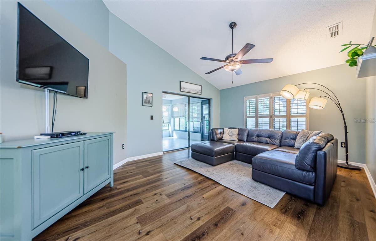 3647 MUIRFIELD COURT — photo 14 of 53