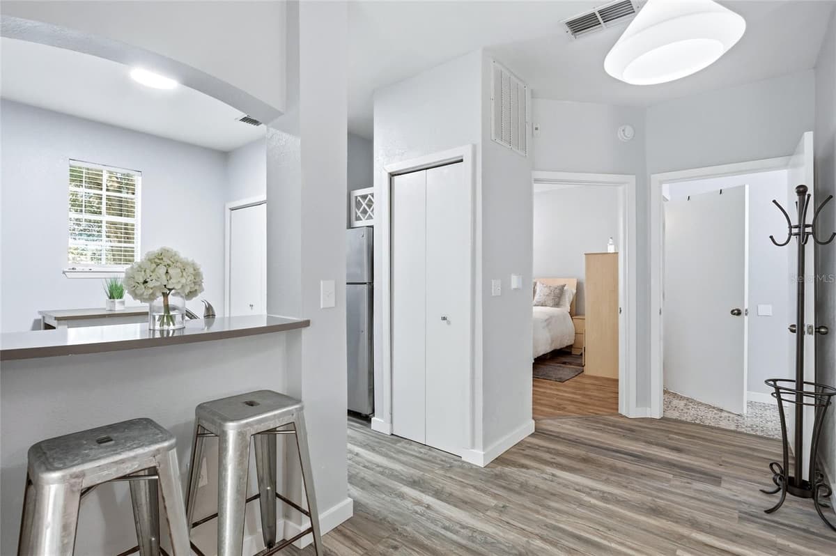 114 VISTA VERDI CIRCLE — photo 10 of 36