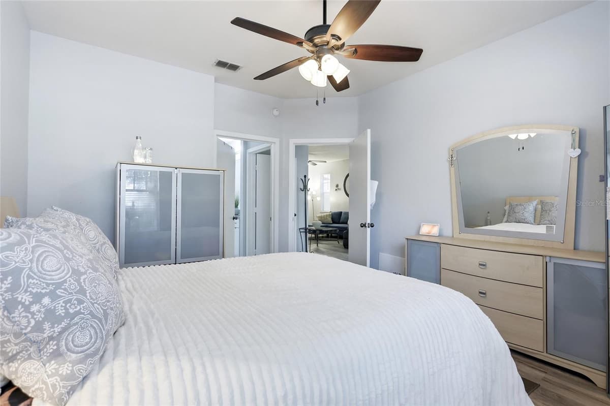 114 VISTA VERDI CIRCLE — photo 12 of 36