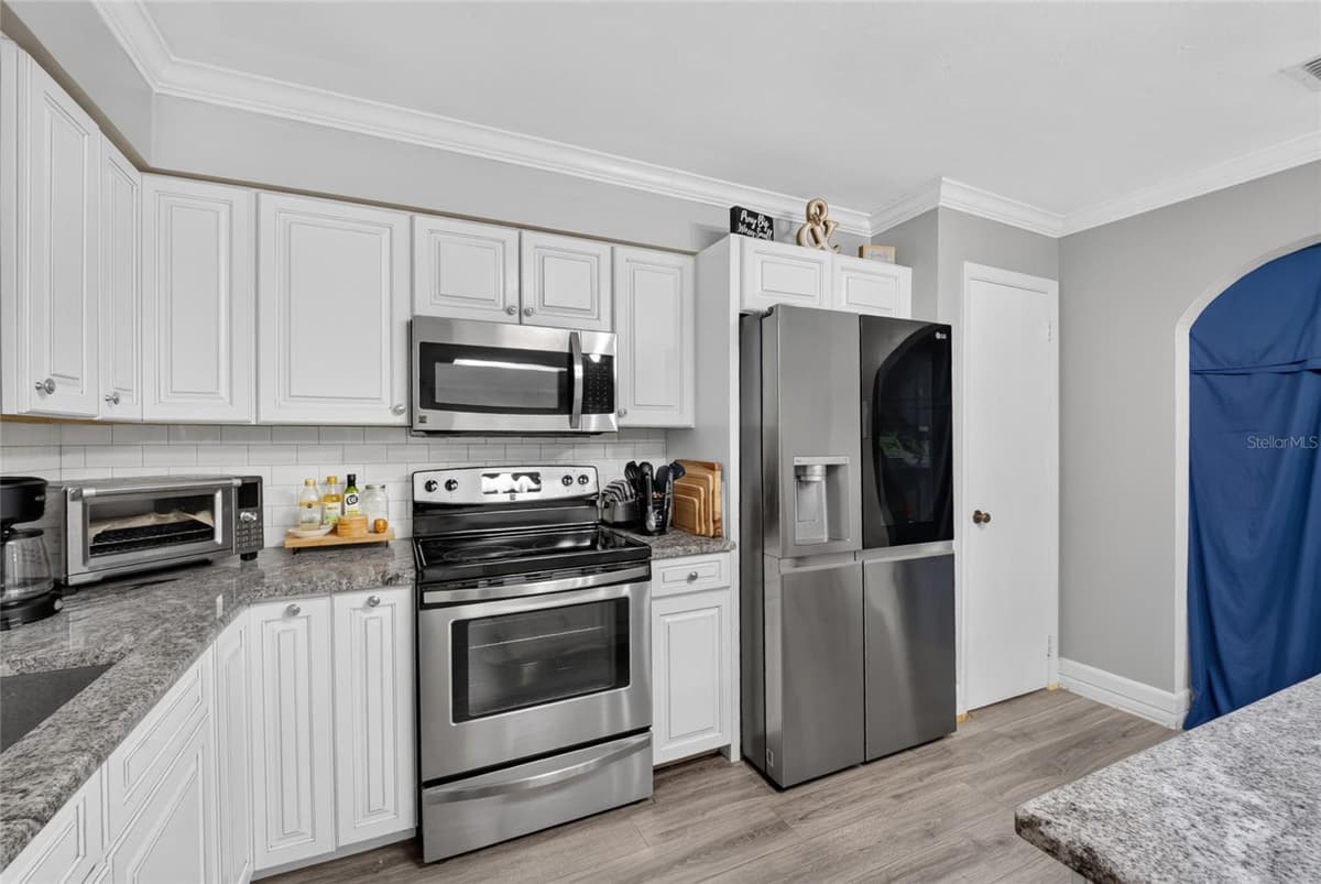 3216 34TH STREET — photo 8 of 23