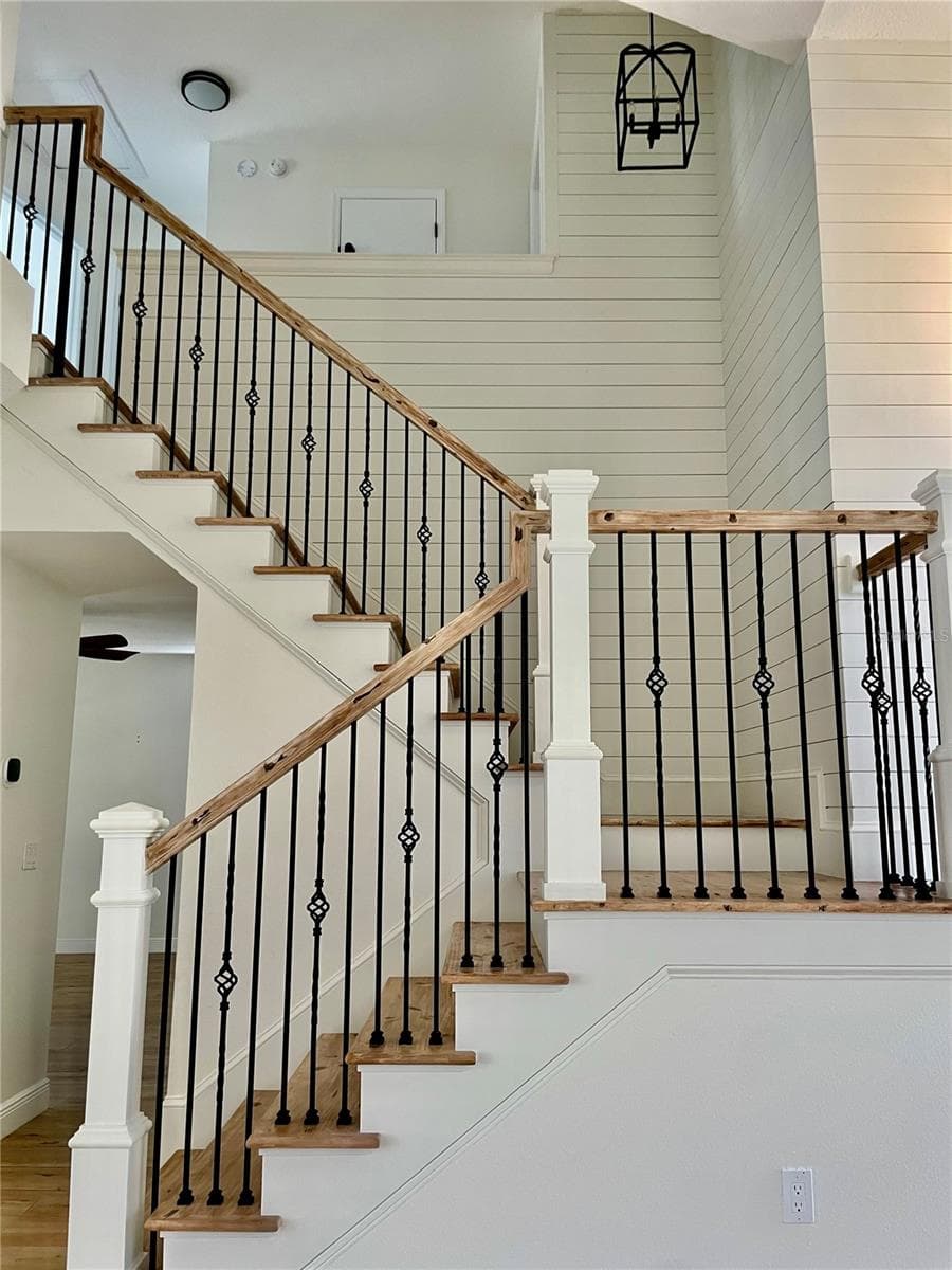 13261 ROYAL GEORGE AVENUE — photo 2 of 23