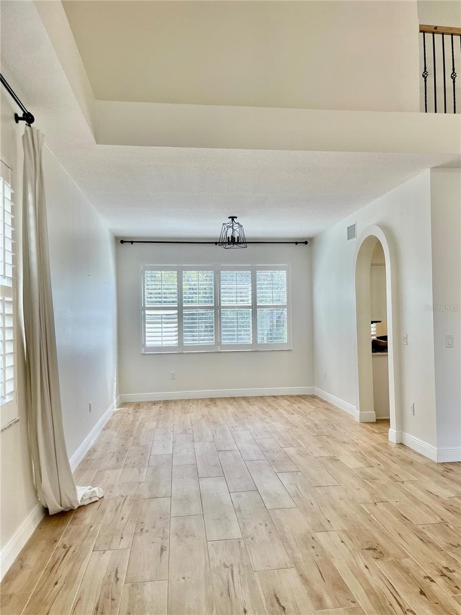 13261 ROYAL GEORGE AVENUE — photo 3 of 23