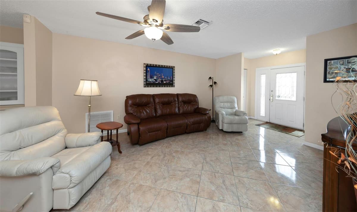 5355 FERNDALE PLACE — photo 16 of 79
