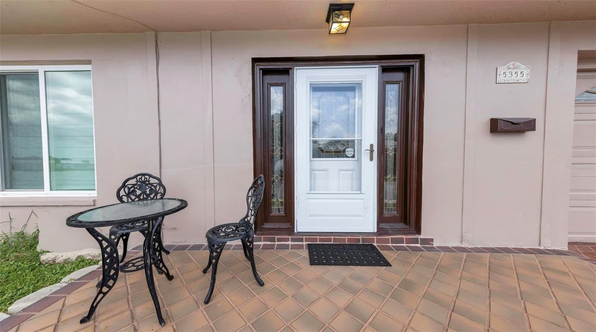 5355 FERNDALE PLACE — photo 10 of 79