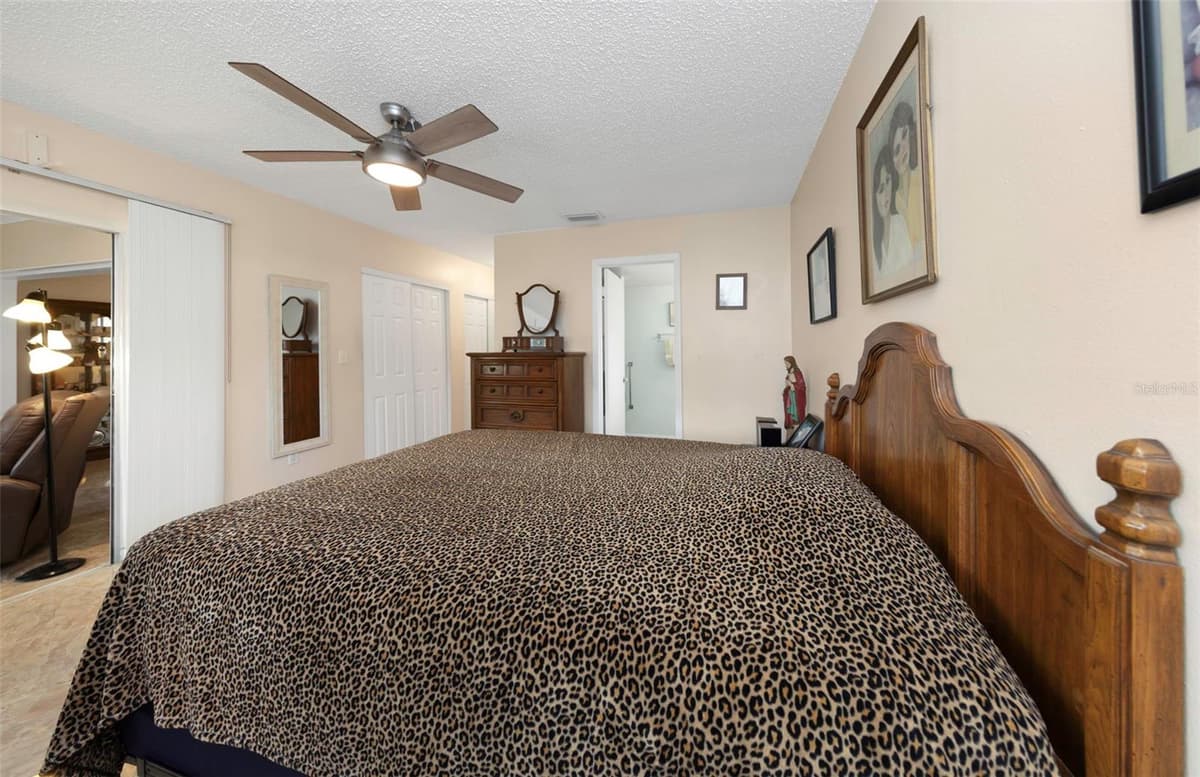 5355 FERNDALE PLACE — photo 39 of 79