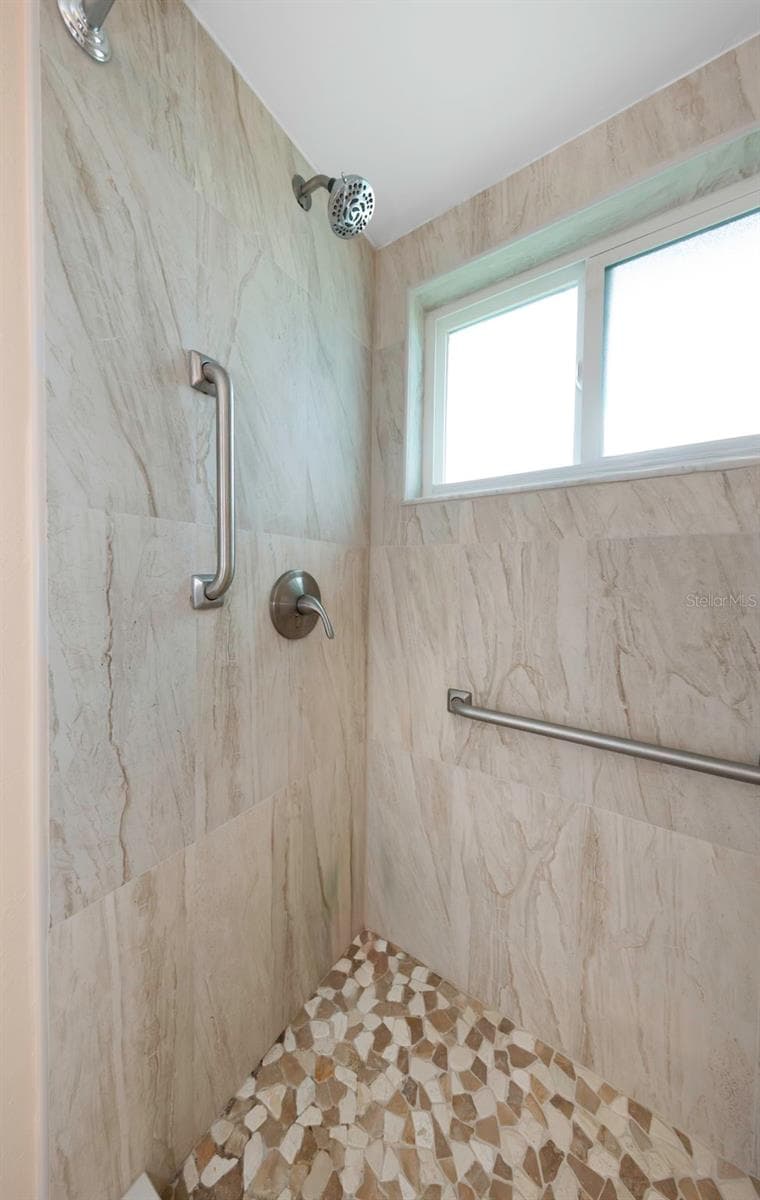 5355 FERNDALE PLACE — photo 36 of 79
