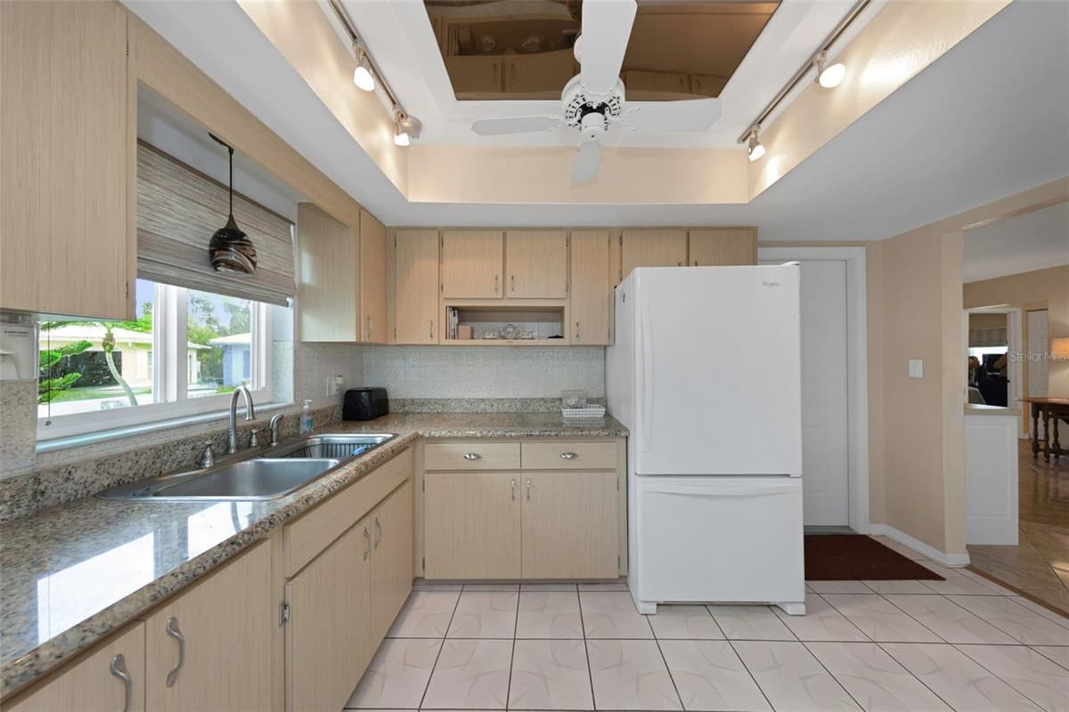 5355 FERNDALE PLACE — photo 25 of 79