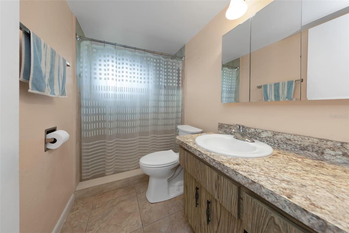 5355 FERNDALE PLACE — photo 34 of 79