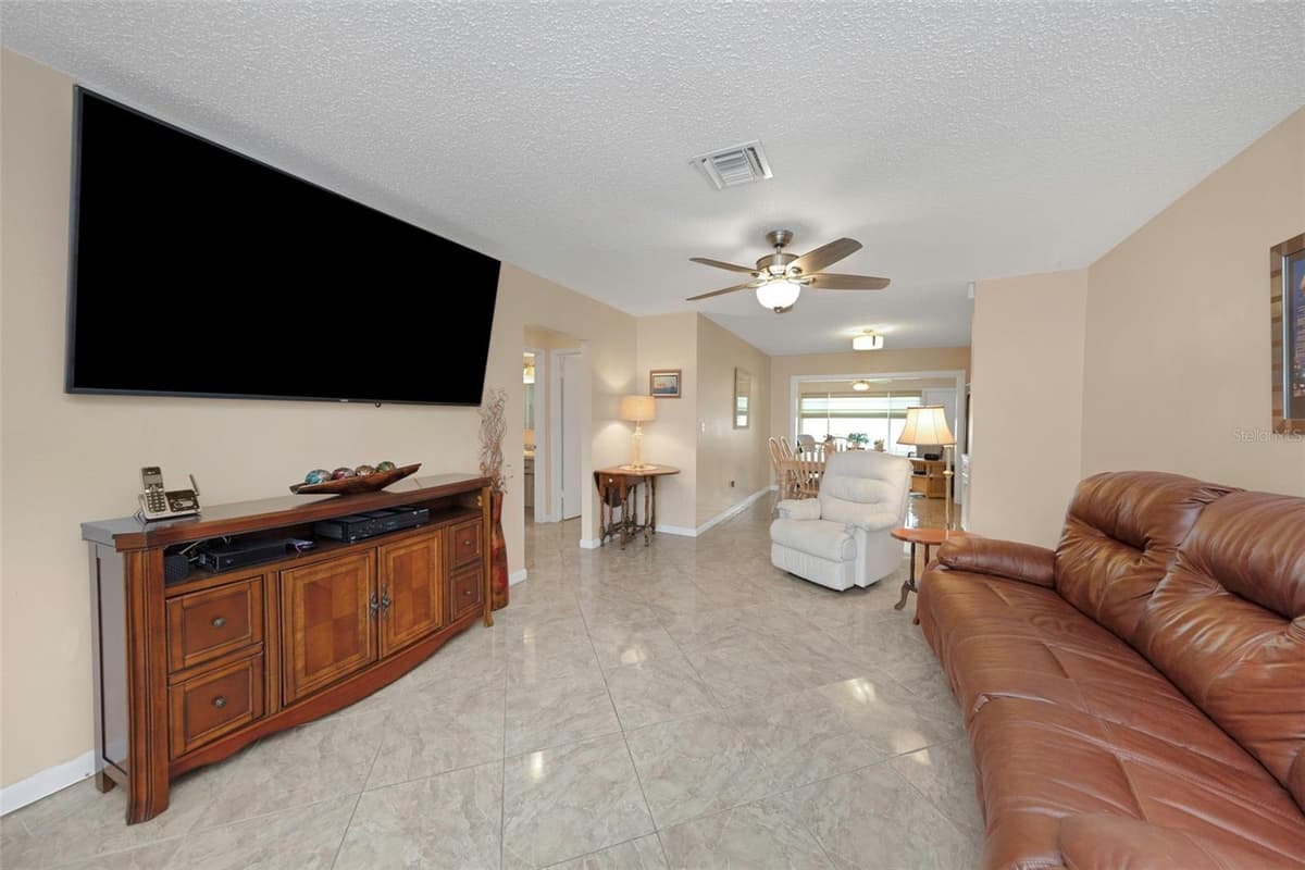 5355 FERNDALE PLACE — photo 14 of 79