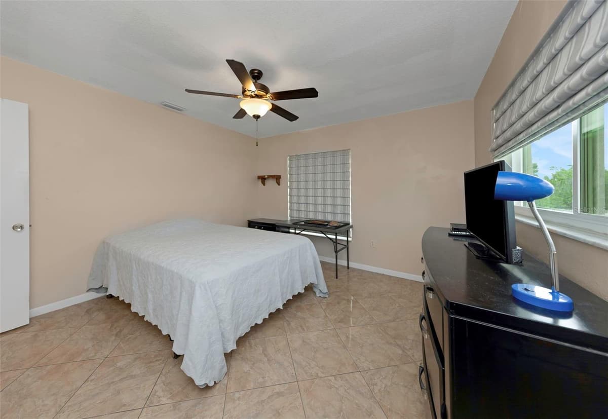 5355 FERNDALE PLACE — photo 32 of 79