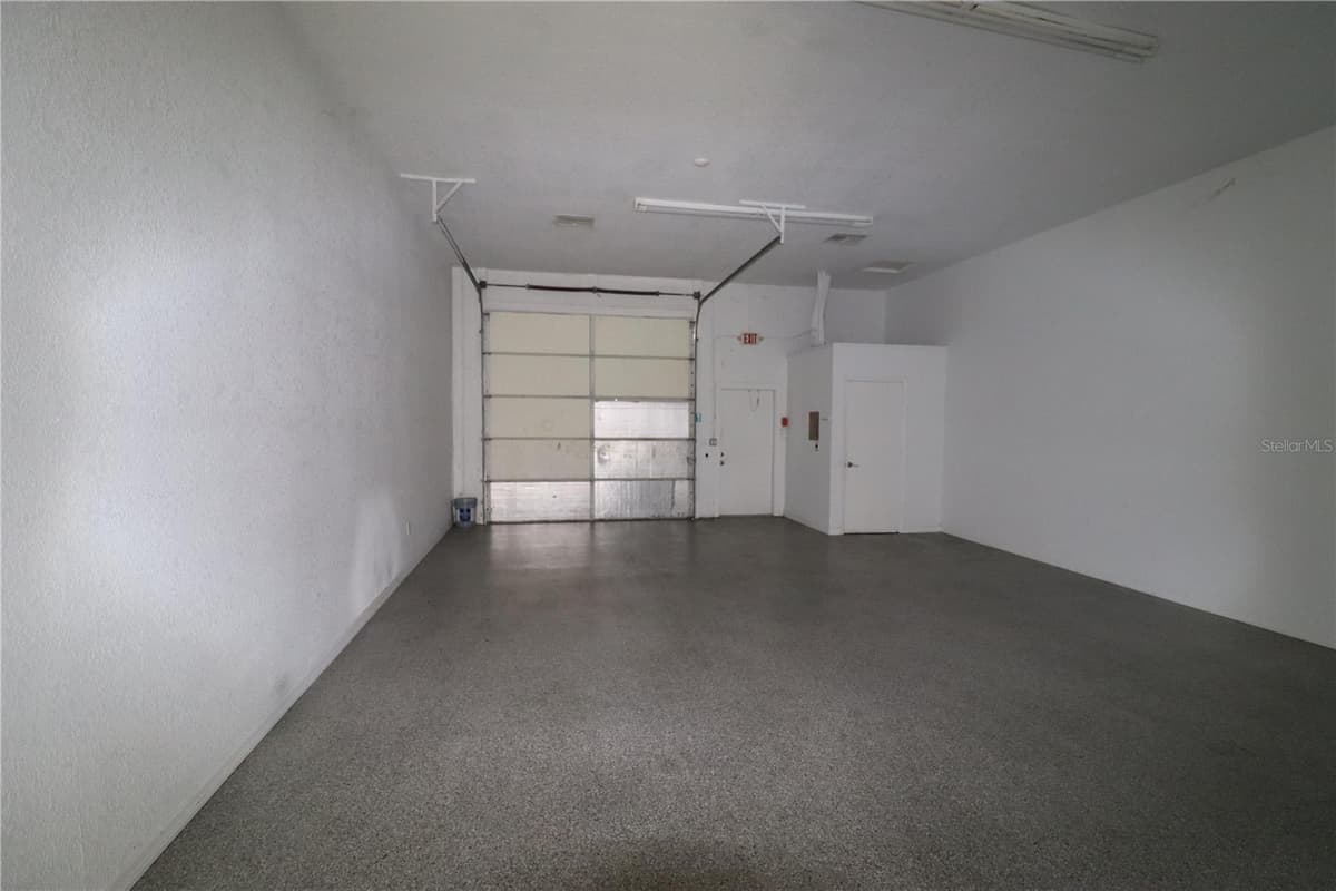 18350 PAULSON DRIVE — photo 8 of 11